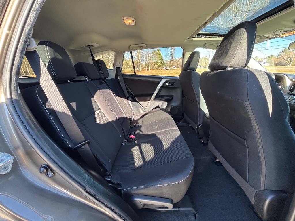 2015 Toyota Rav4 Image 8