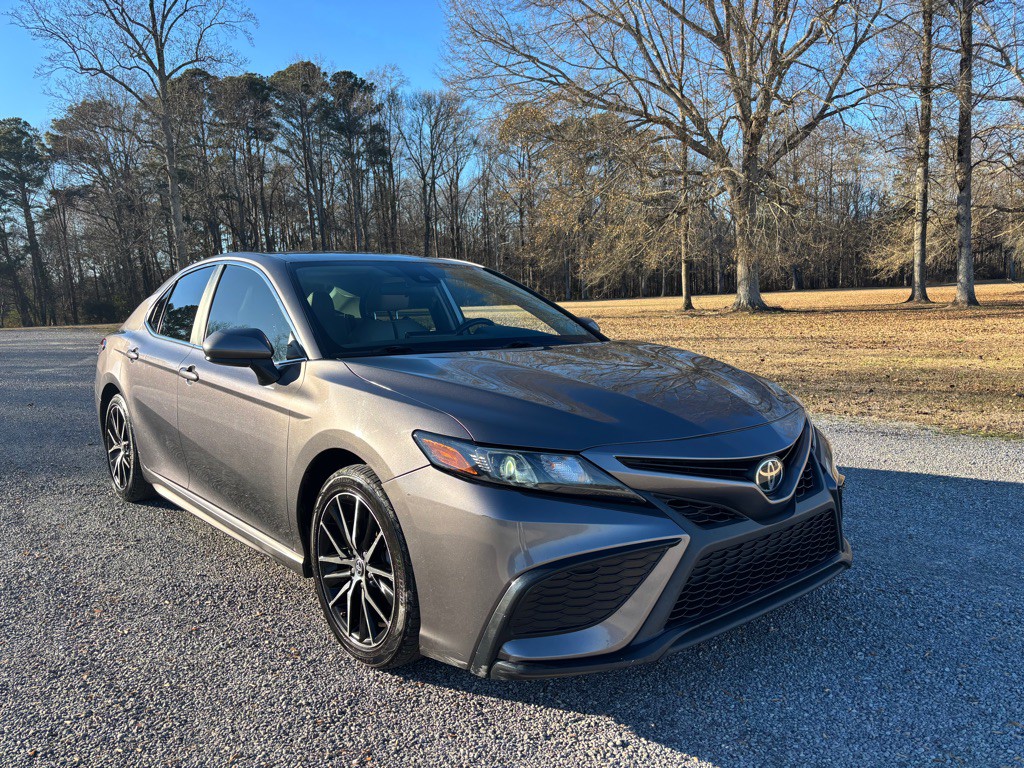 2021 Toyota Camry Image 1