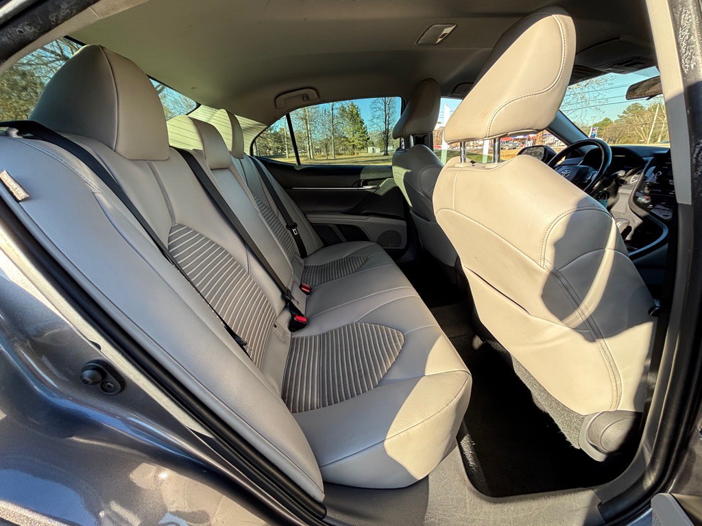 2021 Toyota Camry Image 8