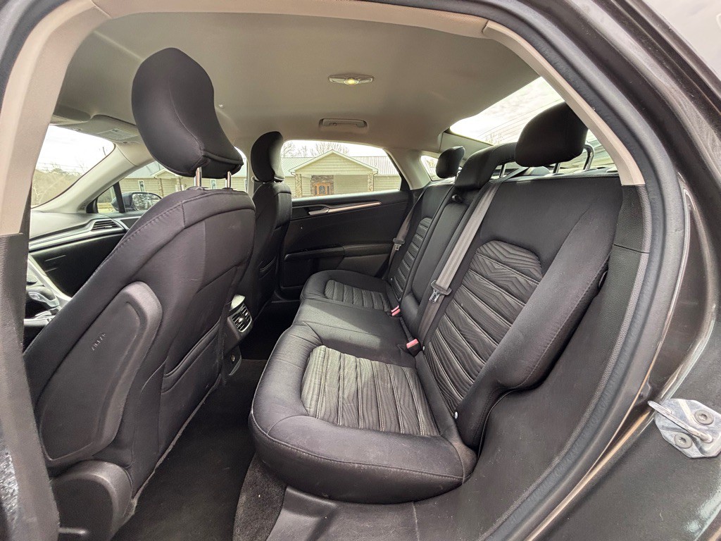 2016 Ford Fusion Image 9