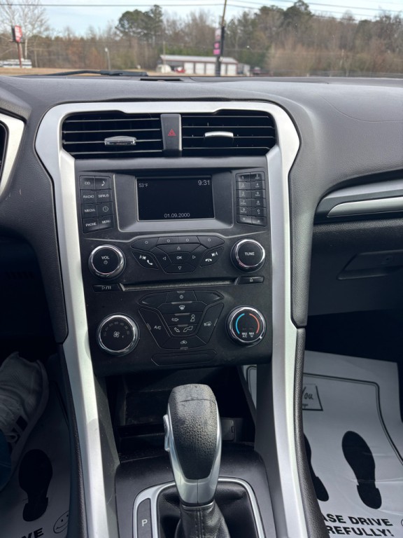 2016 Ford Fusion Image 13