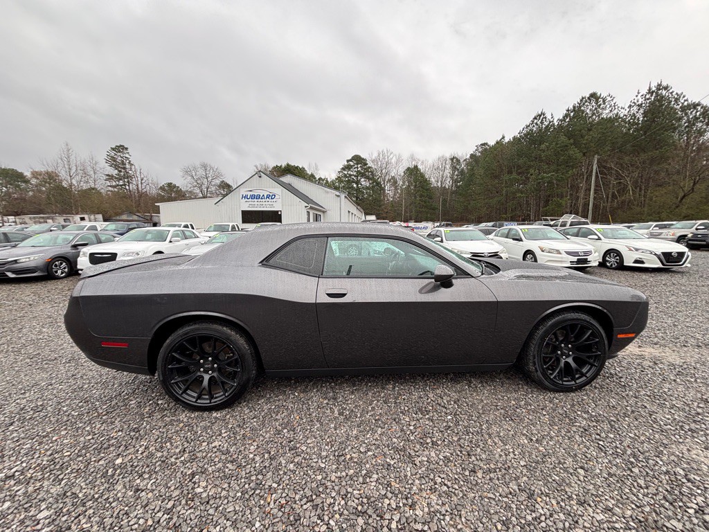 2021 Dodge Challenger Image 8