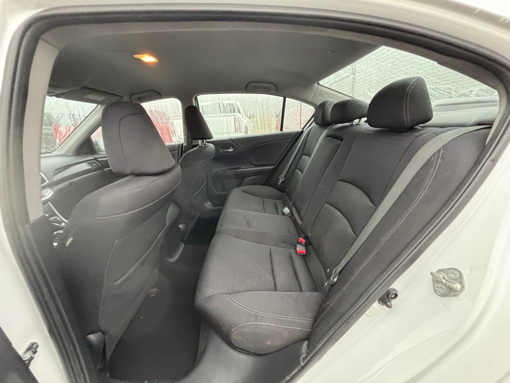 2015 Honda Accord Image 9