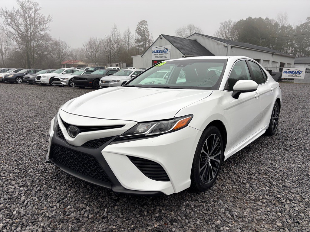2019 Toyota Camry Image 3