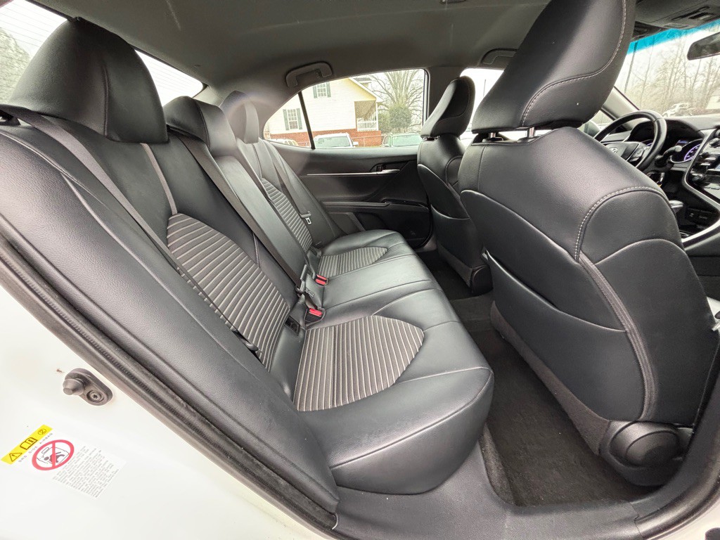 2019 Toyota Camry Image 9