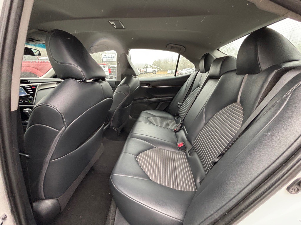 2019 Toyota Camry Image 10