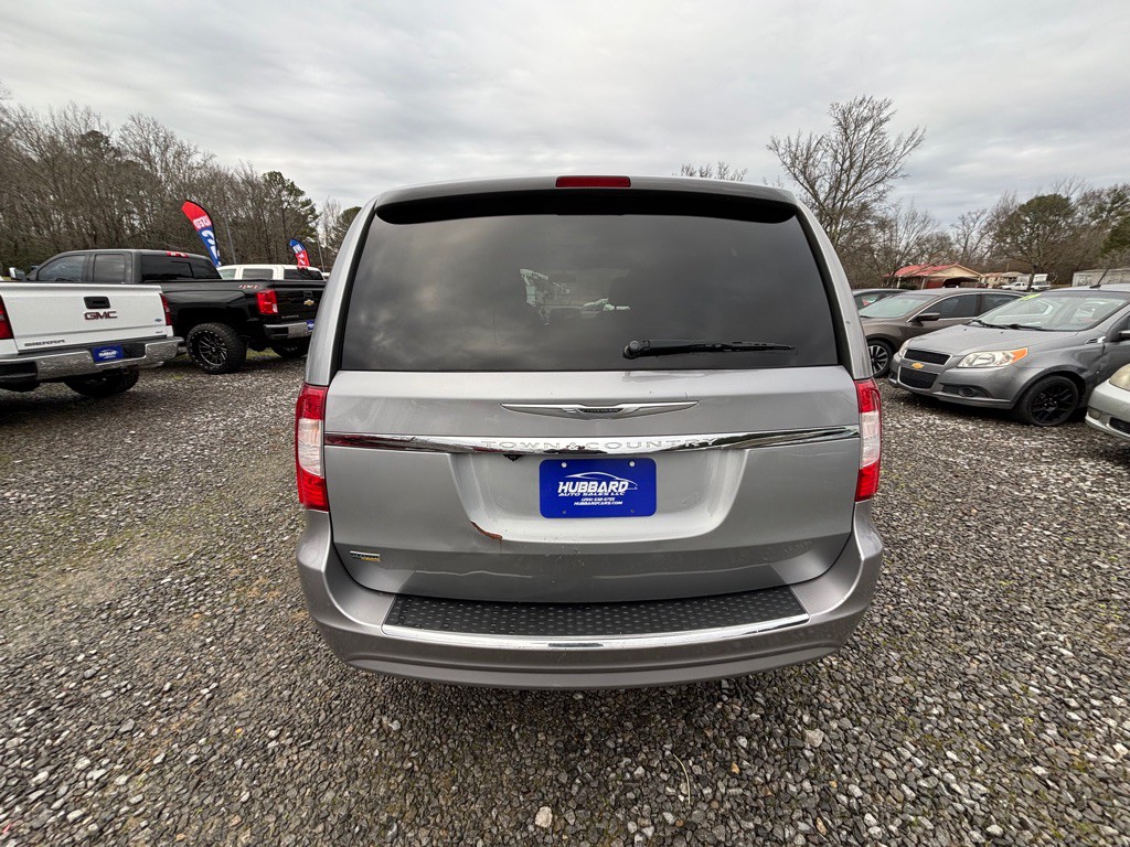 2014 Chrysler Town & Country Image 5