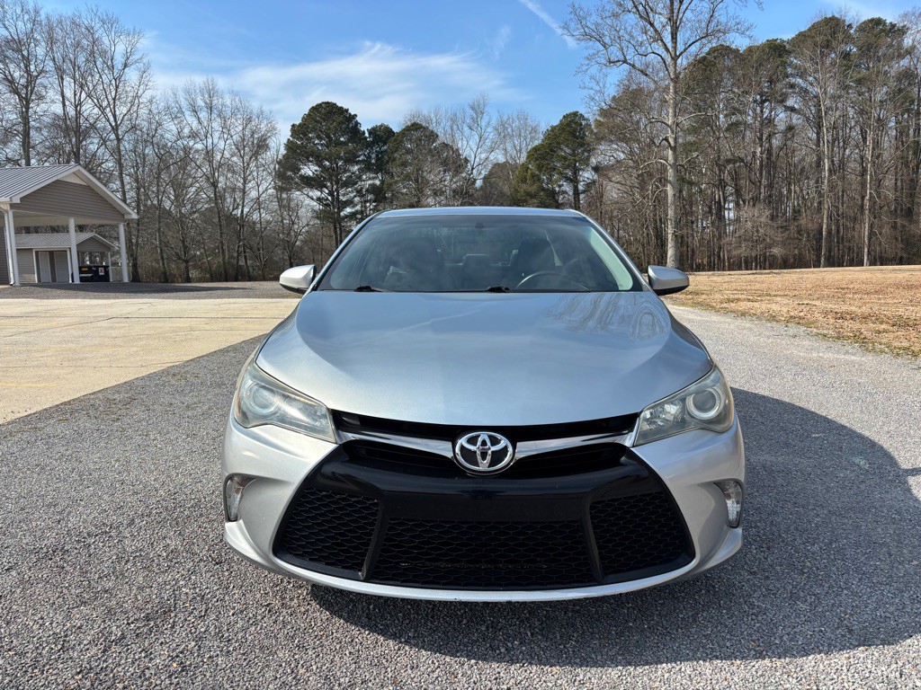 2015 Toyota Camry Image 2