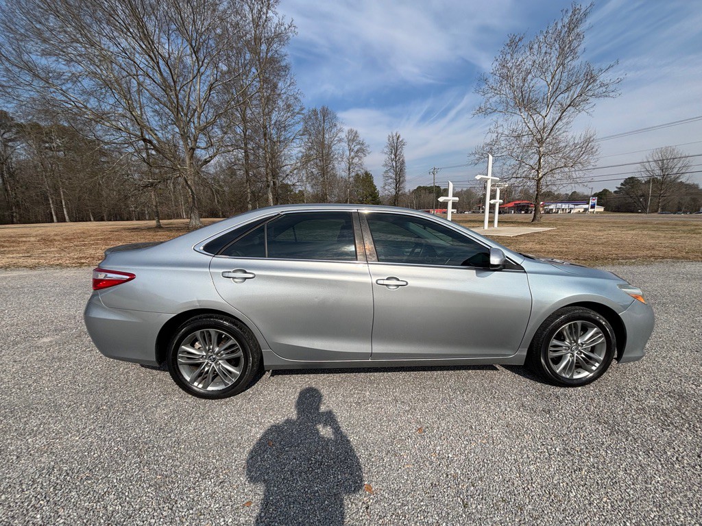 2015 Toyota Camry Image 5