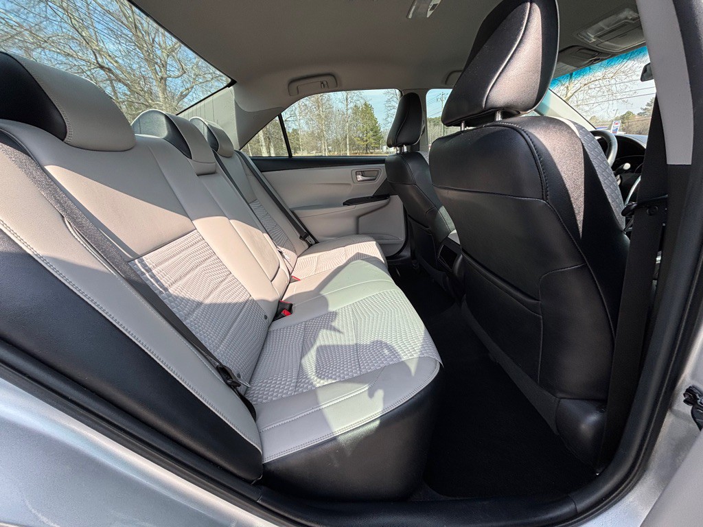2015 Toyota Camry Image 7