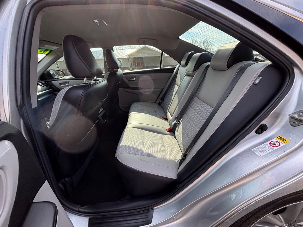 2015 Toyota Camry Image 8
