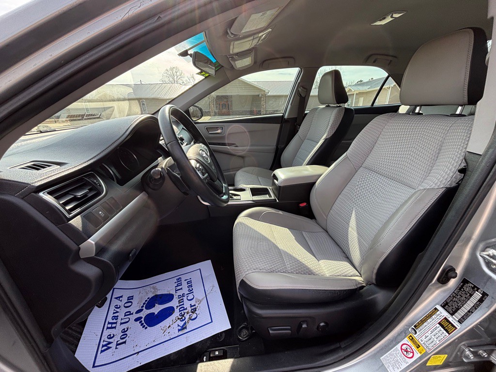 2015 Toyota Camry Image 9