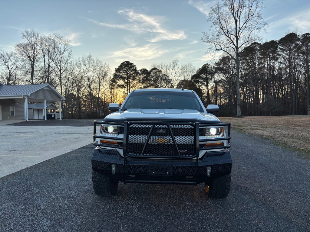 2017 Chevrolet Silverado 1500 Image 2