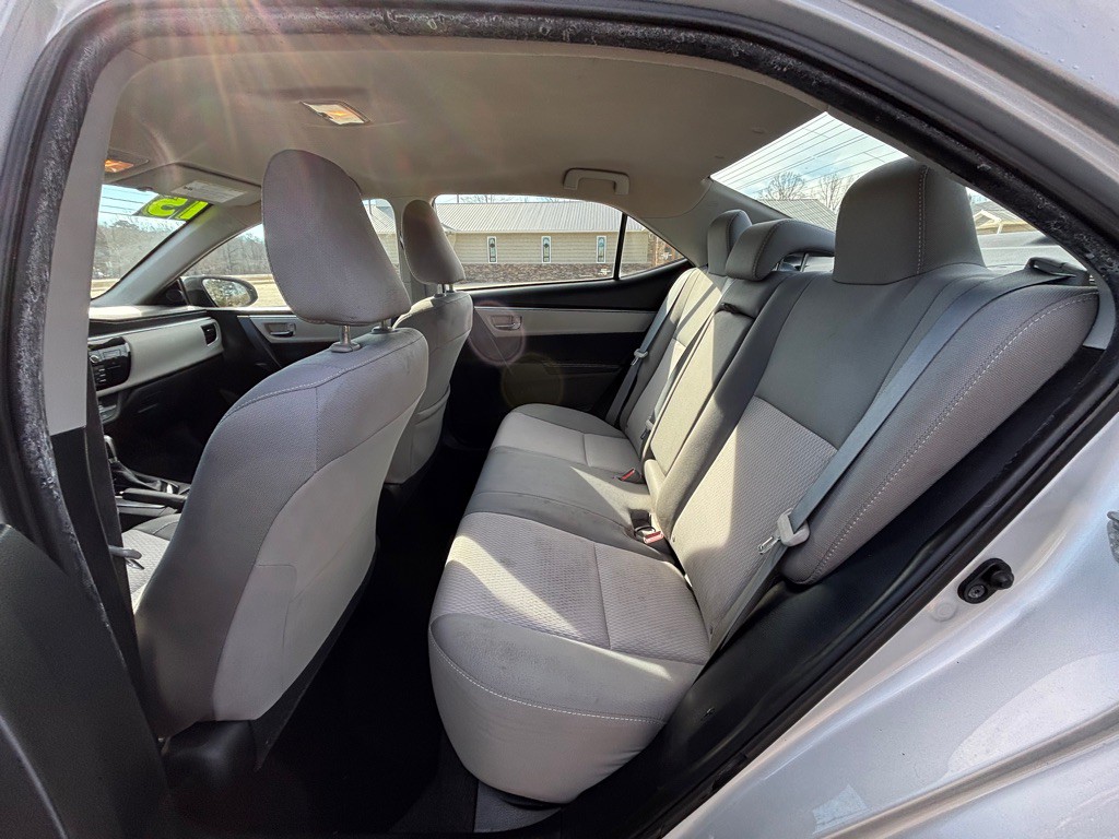 2015 Toyota Corolla Image 9