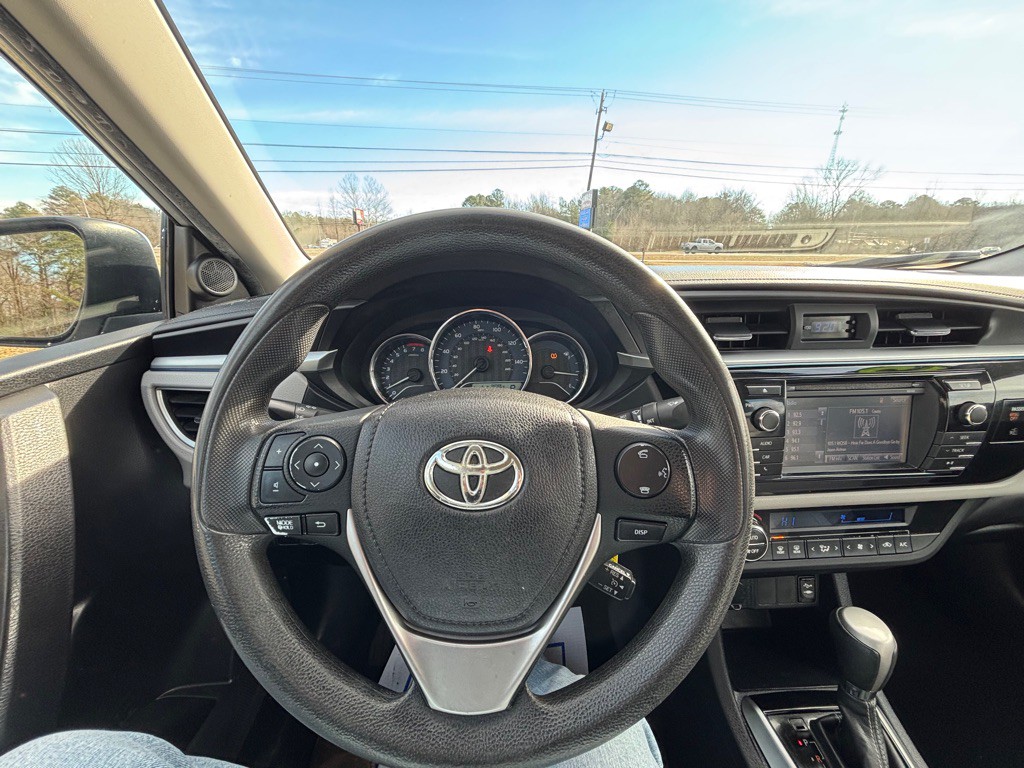 2015 Toyota Corolla Image 12