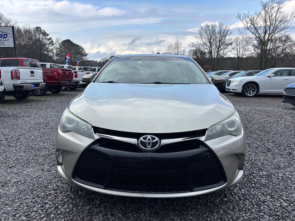 2015 Toyota Camry Image 2