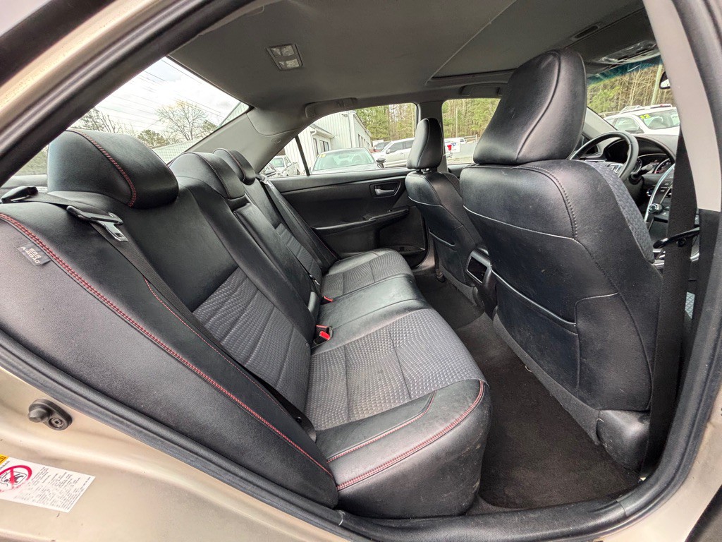 2015 Toyota Camry Image 8