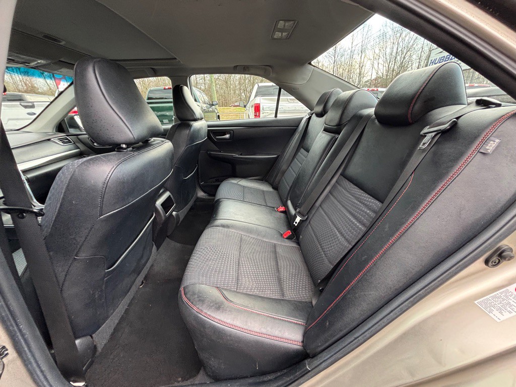 2015 Toyota Camry Image 9