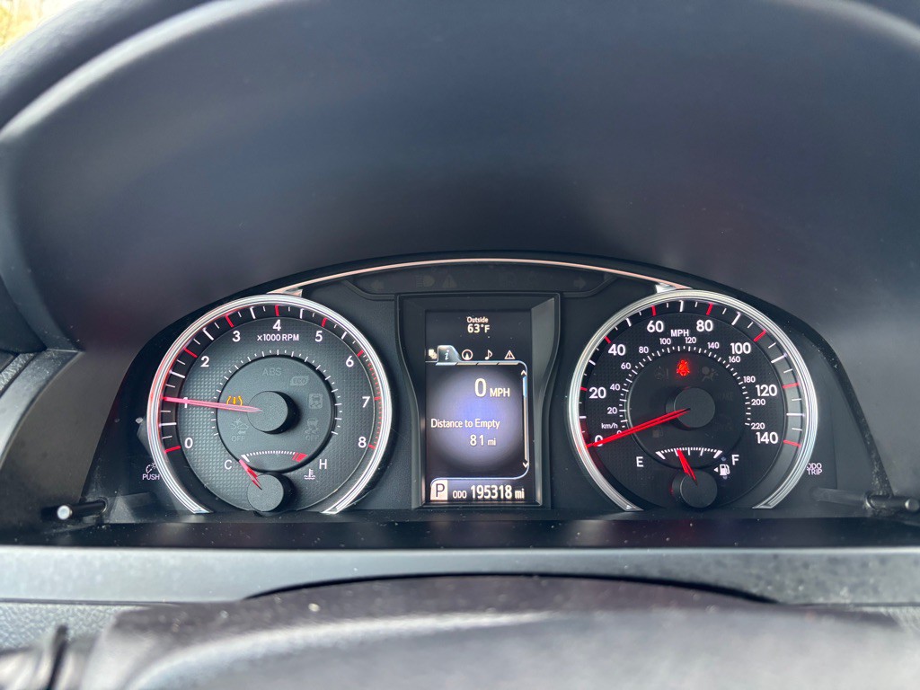 2015 Toyota Camry Image 11