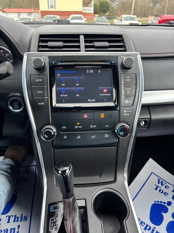 2015 Toyota Camry Image 13