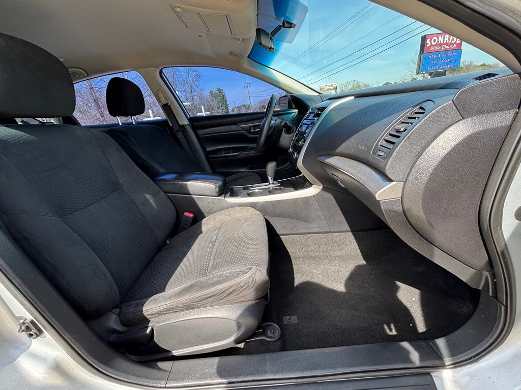 2015 Nissan Altima Image 7