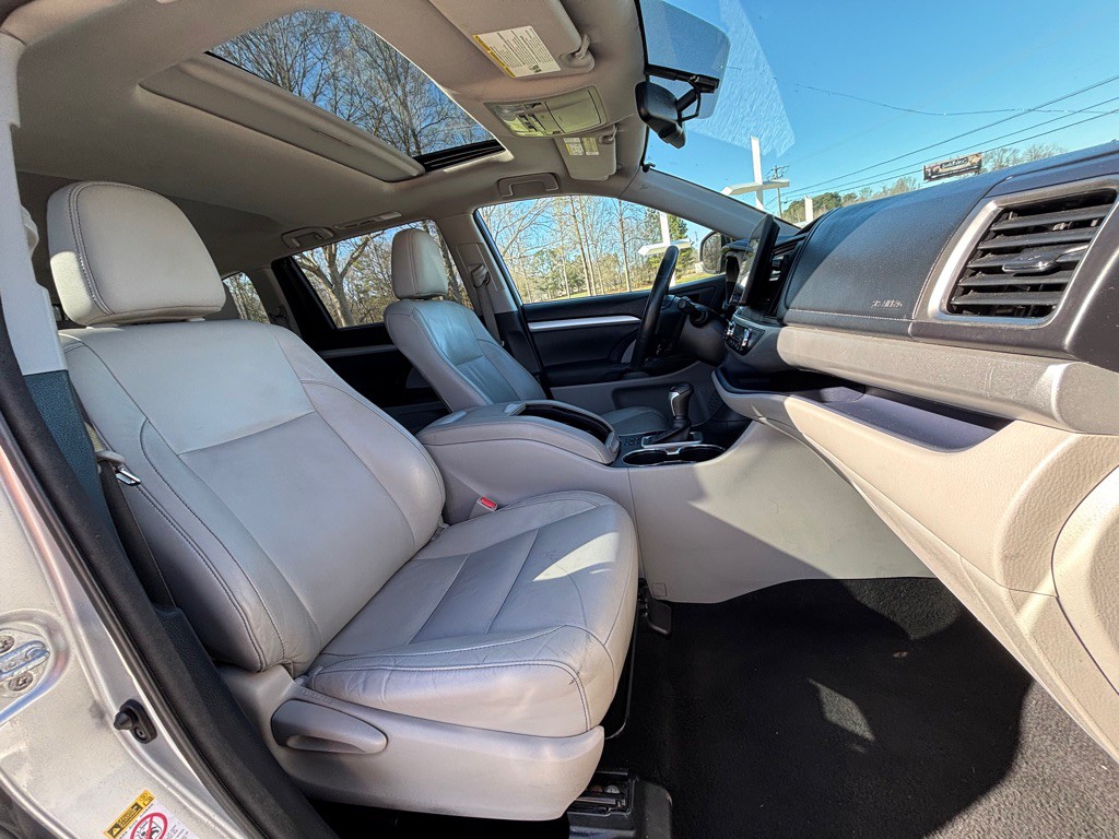2014 Toyota Highlander Image 7