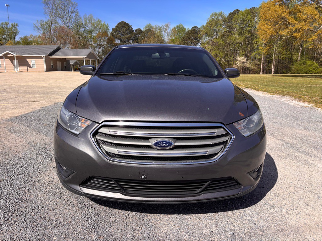 2013 Ford Taurus Image 2