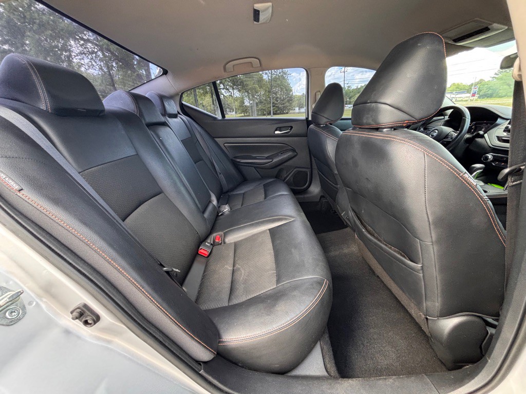 2019 Nissan Altima Image 8