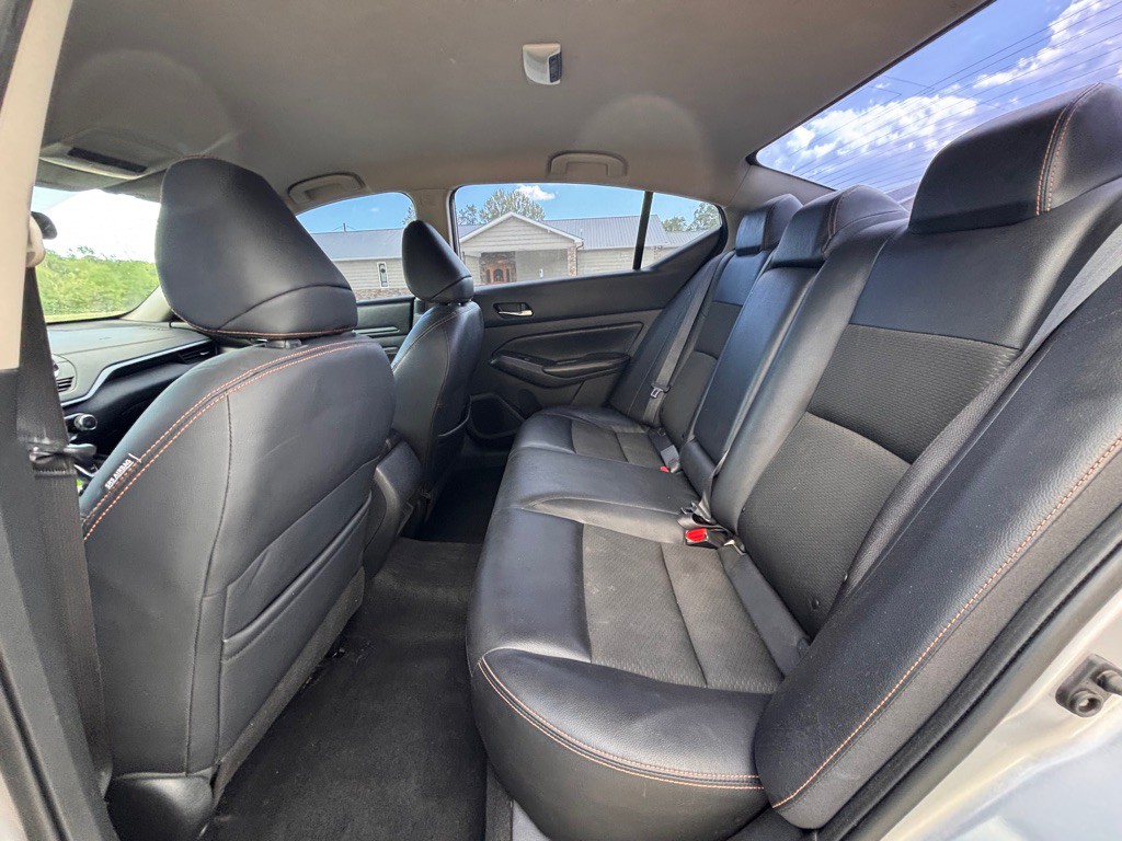 2019 Nissan Altima Image 9