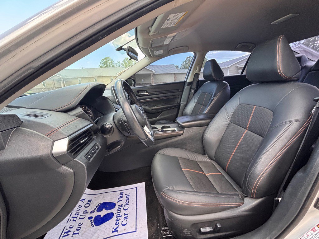 2019 Nissan Altima Image 10