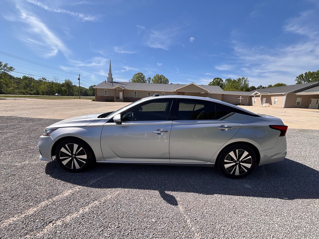 2019 Nissan Altima Image 4