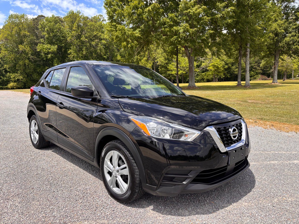 2020 Nissan Kicks Image 1