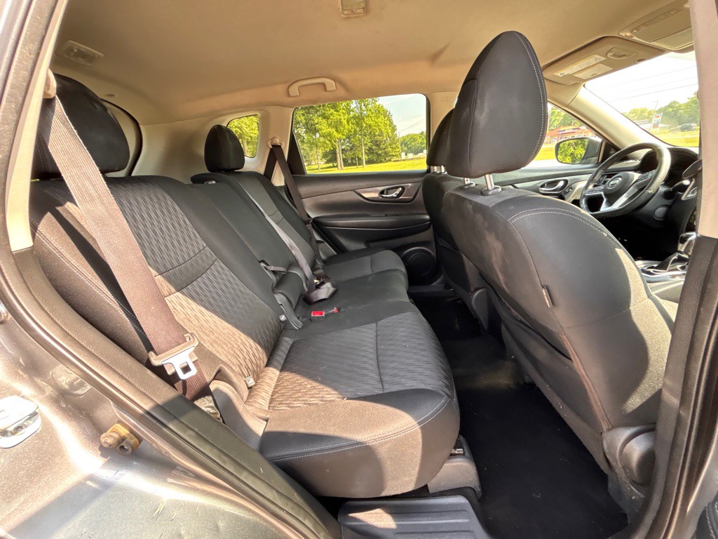 2017 Nissan Rogue Image 8