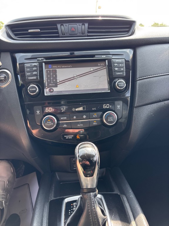 2017 Nissan Rogue Image 13