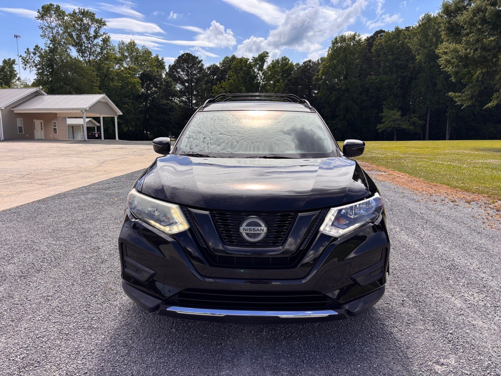 2018 Nissan Rogue Image 2