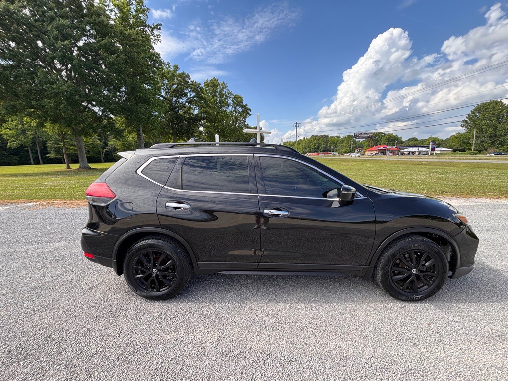 2018 Nissan Rogue Image 6