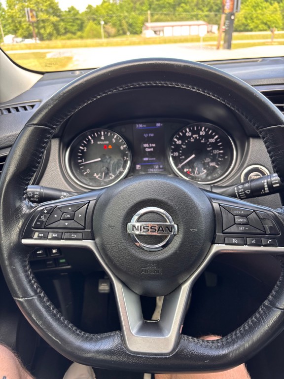 2018 Nissan Rogue Image 12