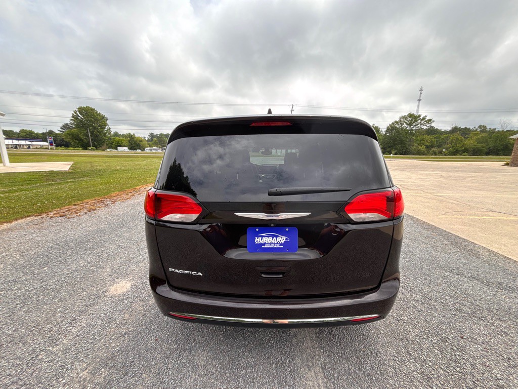 2017 Chrysler Pacifica Image 5