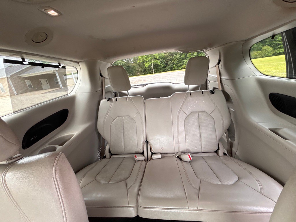 2017 Chrysler Pacifica Image 10