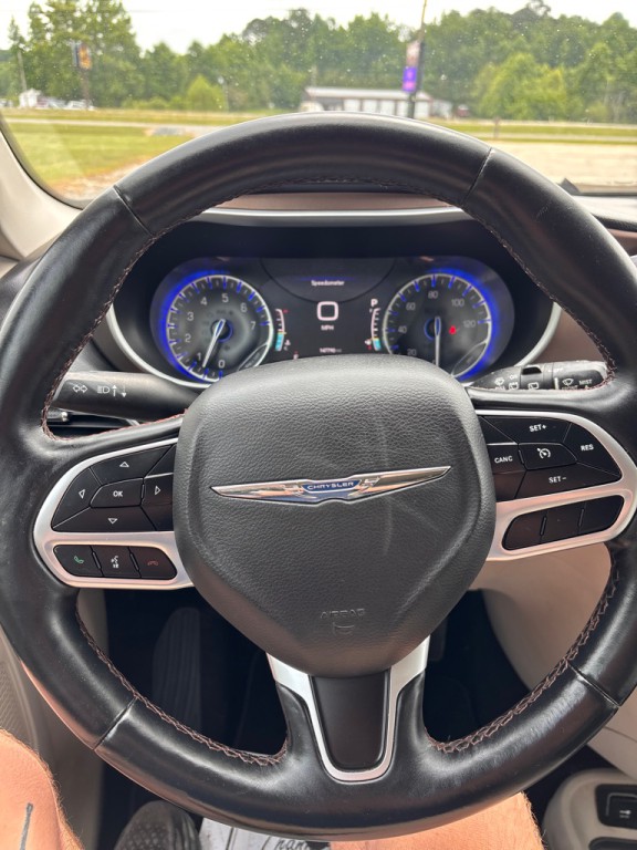 2017 Chrysler Pacifica Image 13