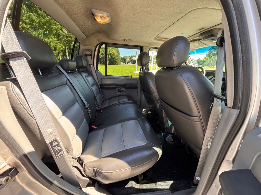 2003 Ford Explorer Image 8
