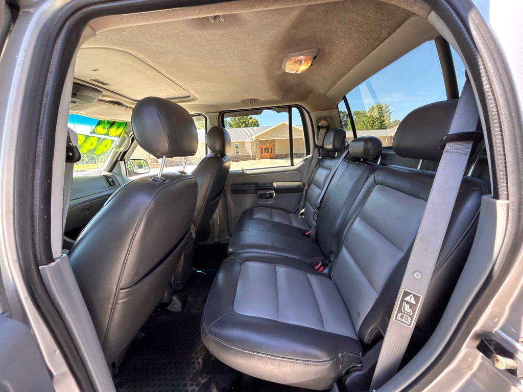 2003 Ford Explorer Image 9