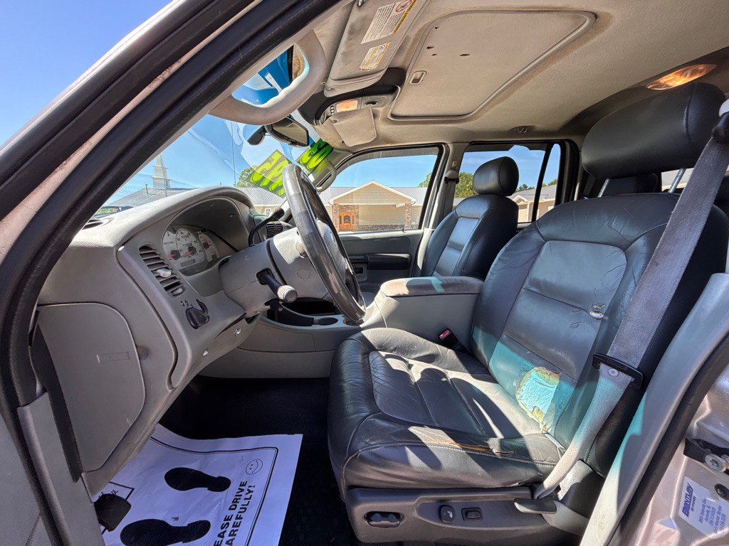 2003 Ford Explorer Image 10