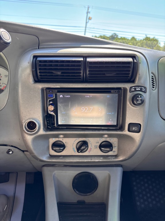 2003 Ford Explorer Image 13