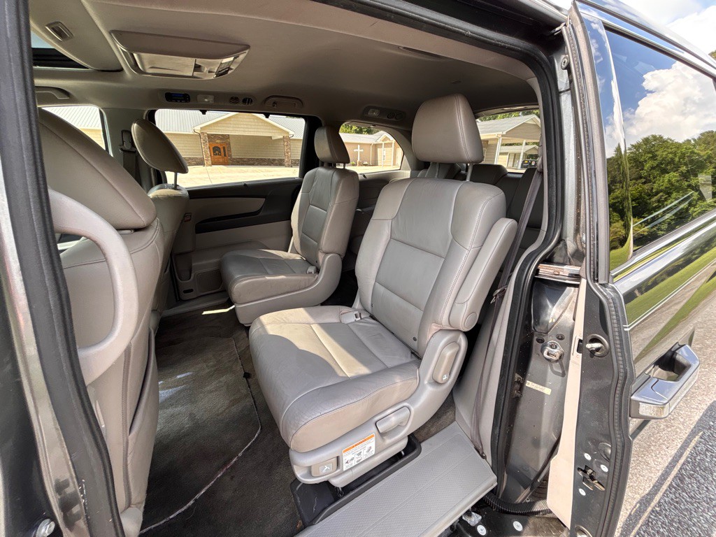 2012 Honda Odyssey Image 9