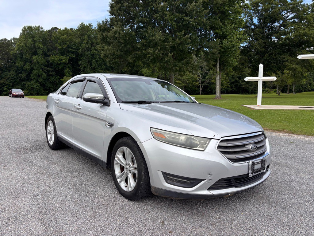 2013 Ford Taurus Image 1