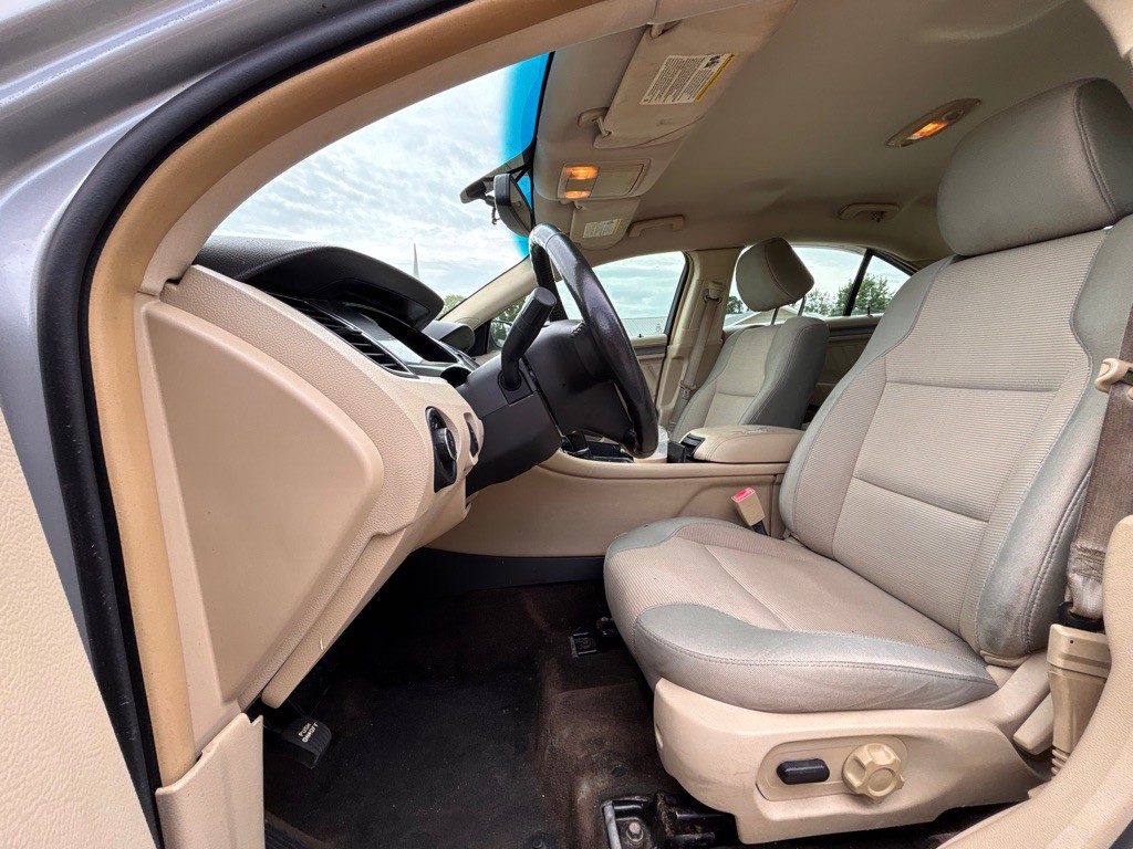 2013 Ford Taurus Image 8
