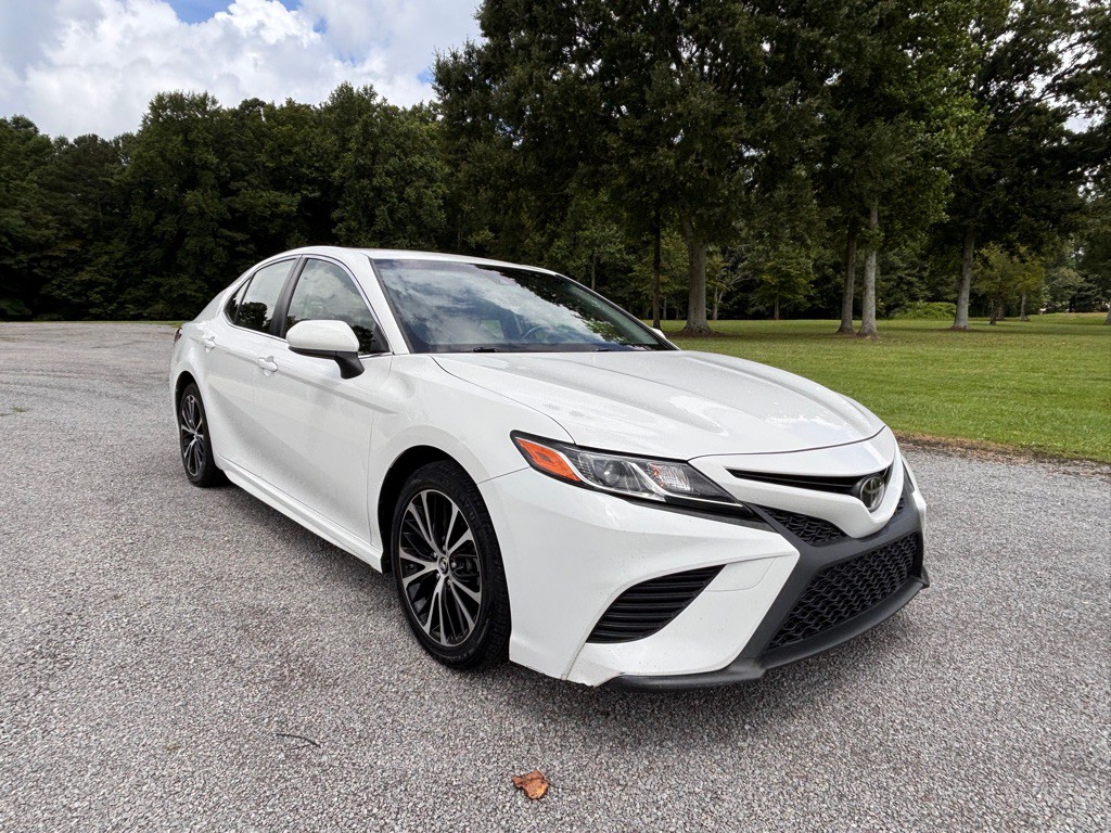 2018 Toyota Camry Image 1