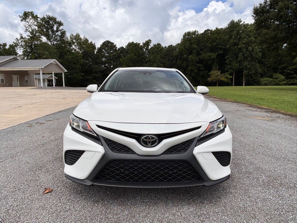 2018 Toyota Camry Image 2