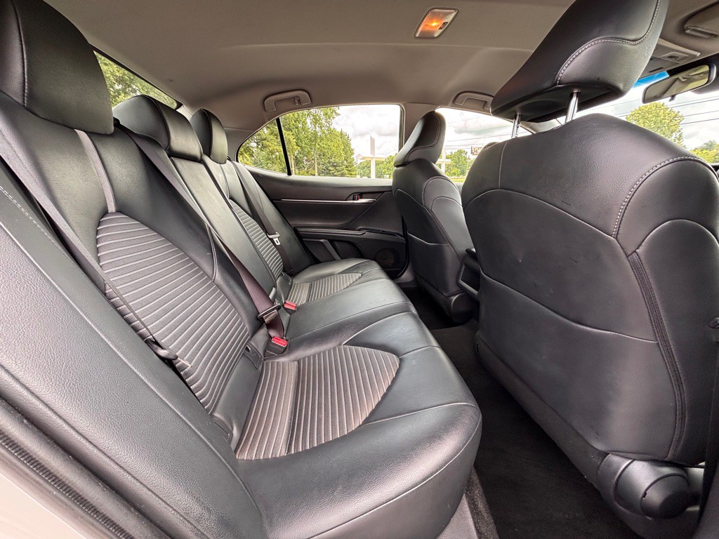 2018 Toyota Camry Image 8